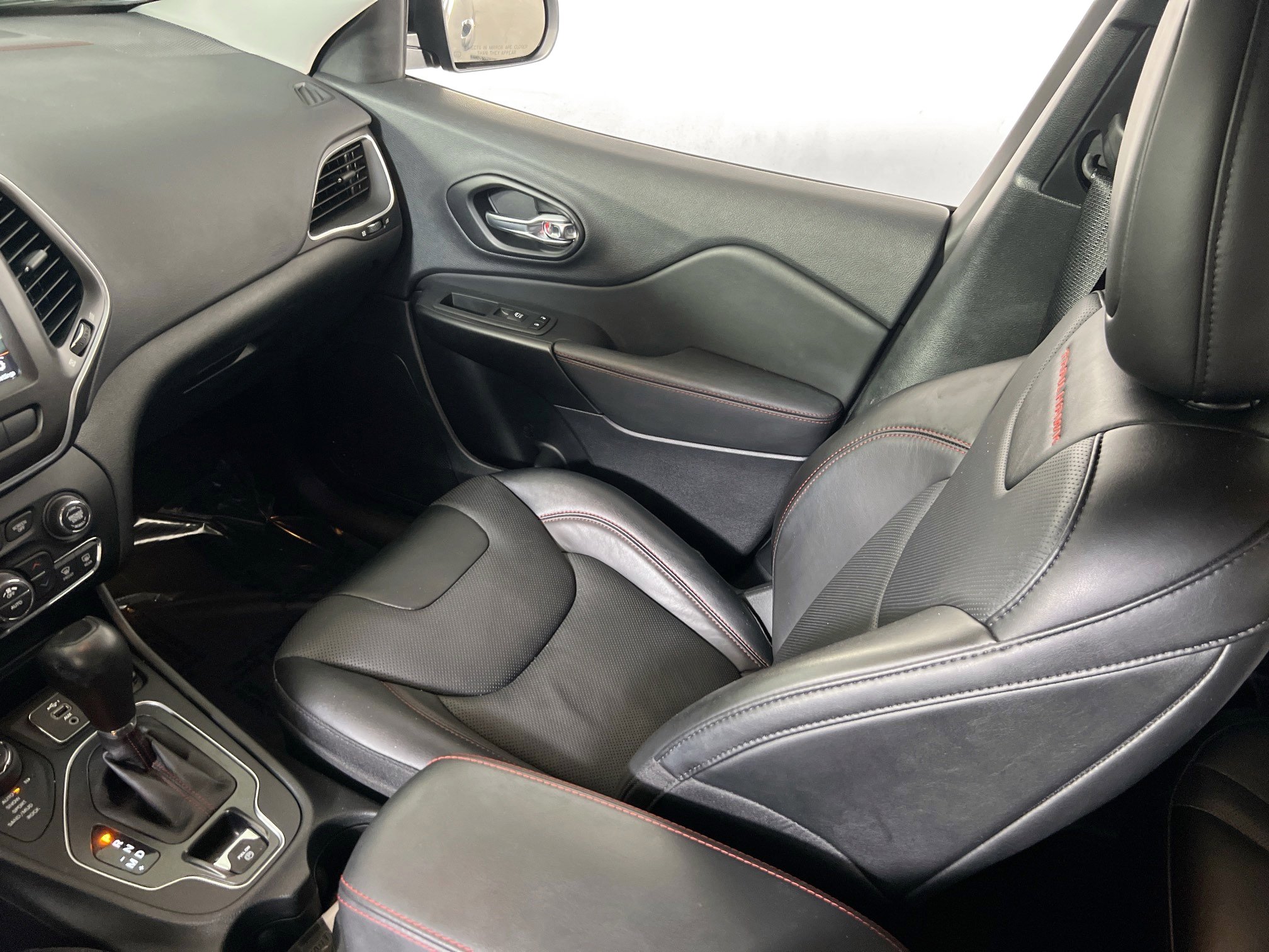 Used 2022 Jeep Cherokee Trailhawk w/ Sound & Nav Group image 23