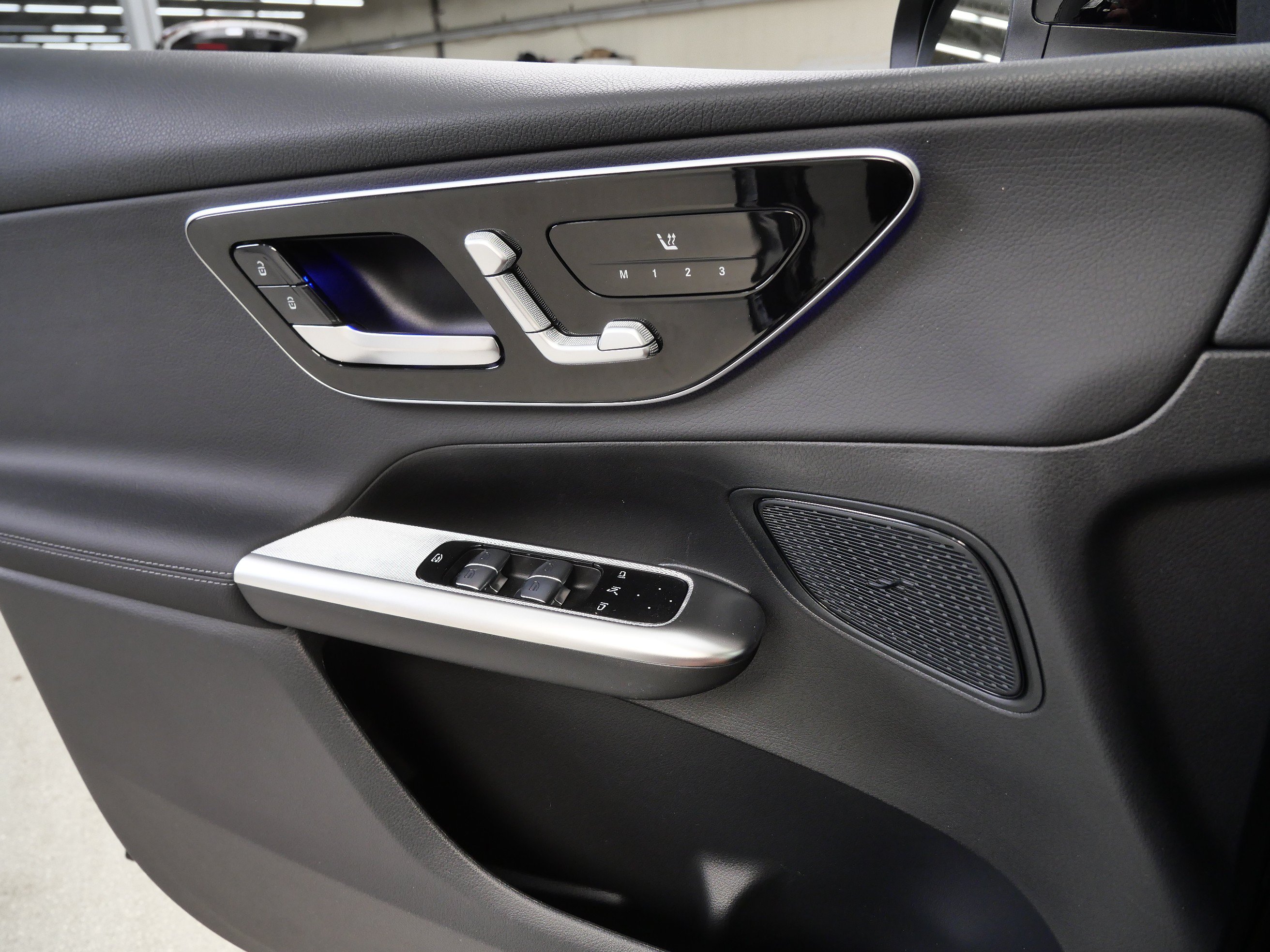 New 2026 Mercedes-Benz GLC 300 4MATIC image 14