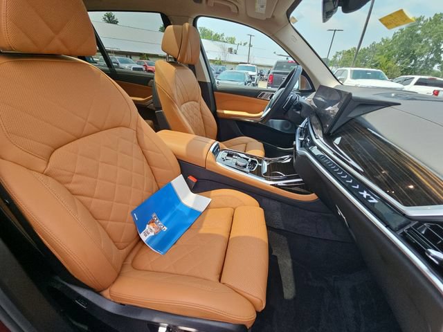 Used 2025 BMW X7 xDrive40i AWD/4WD image 31