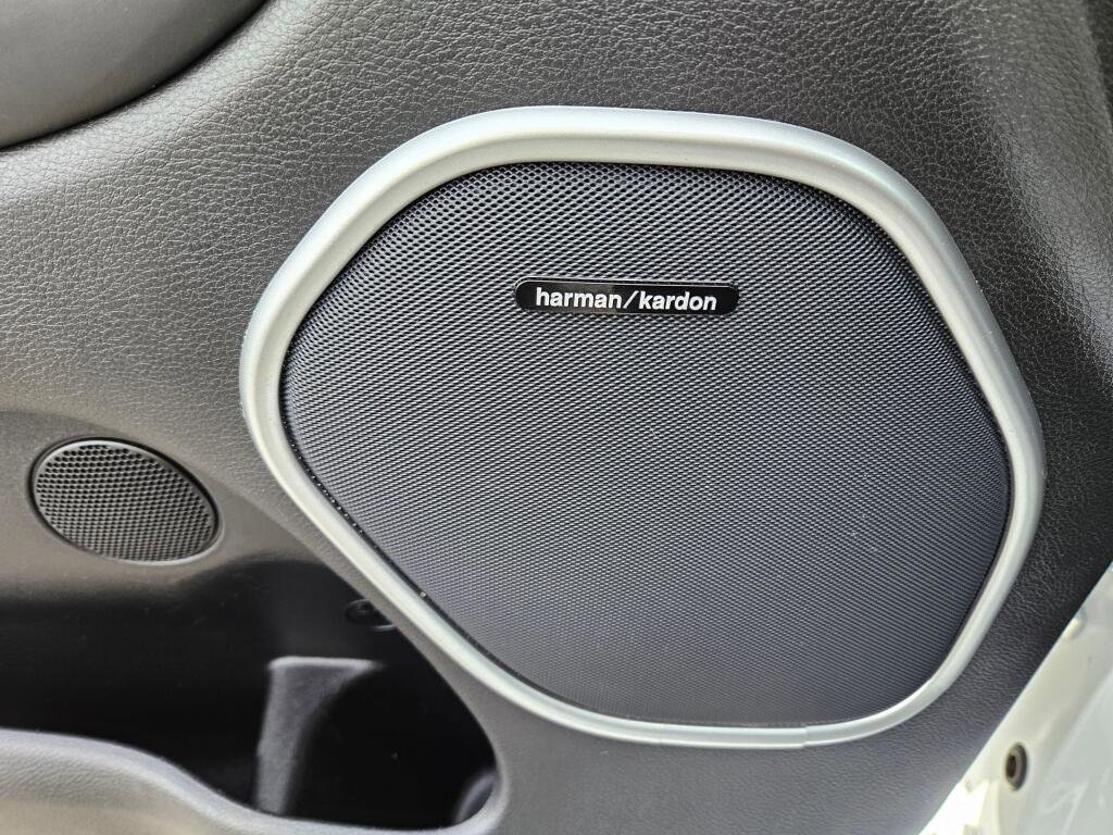 Used 2015 Jeep Grand Cherokee SRT w/ Luxury Group II image 25