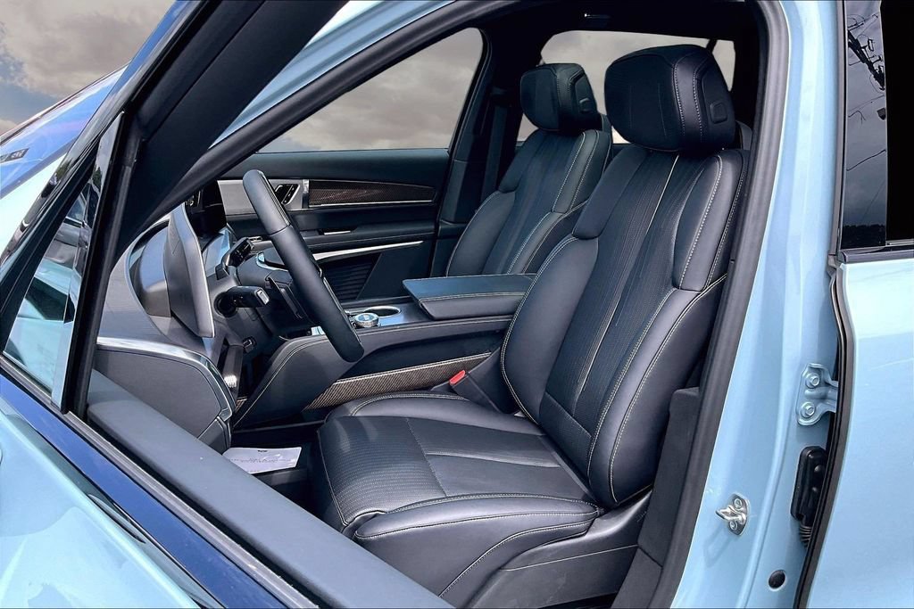 Certified 2026 Cadillac Vistiq Premium Luxury w/ LPO, Floor Liner Package AWD/4WD image 21