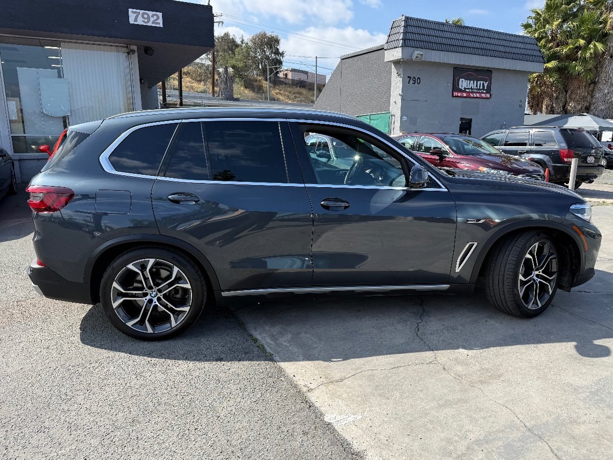 Used 2022 BMW X5 xDrive45e w/ Climate Comfort Package AWD/4WD image 10