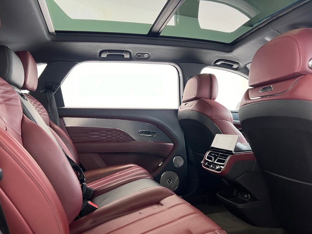 Certified 2023 Bentley Bentayga Extended Wheelbase AWD/4WD image 25