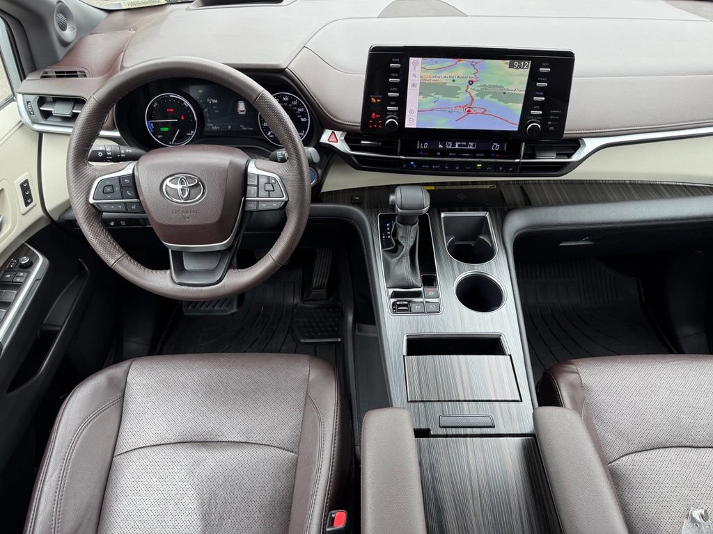 Used 2024 Toyota Sienna Platinum AWD/4WD image 20
