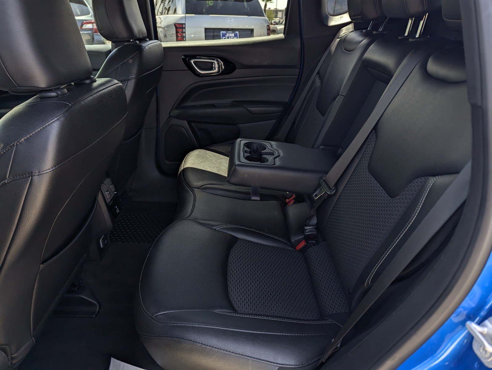 Used 2024 Jeep Compass Latitude w/ Convenience Group AWD/4WD image 8