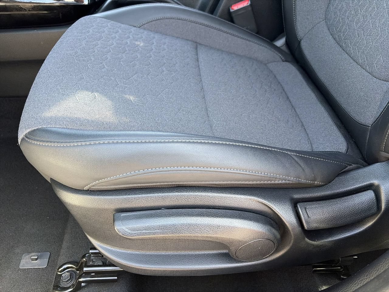 Certified 2025 Kia Seltos S FWD image 19