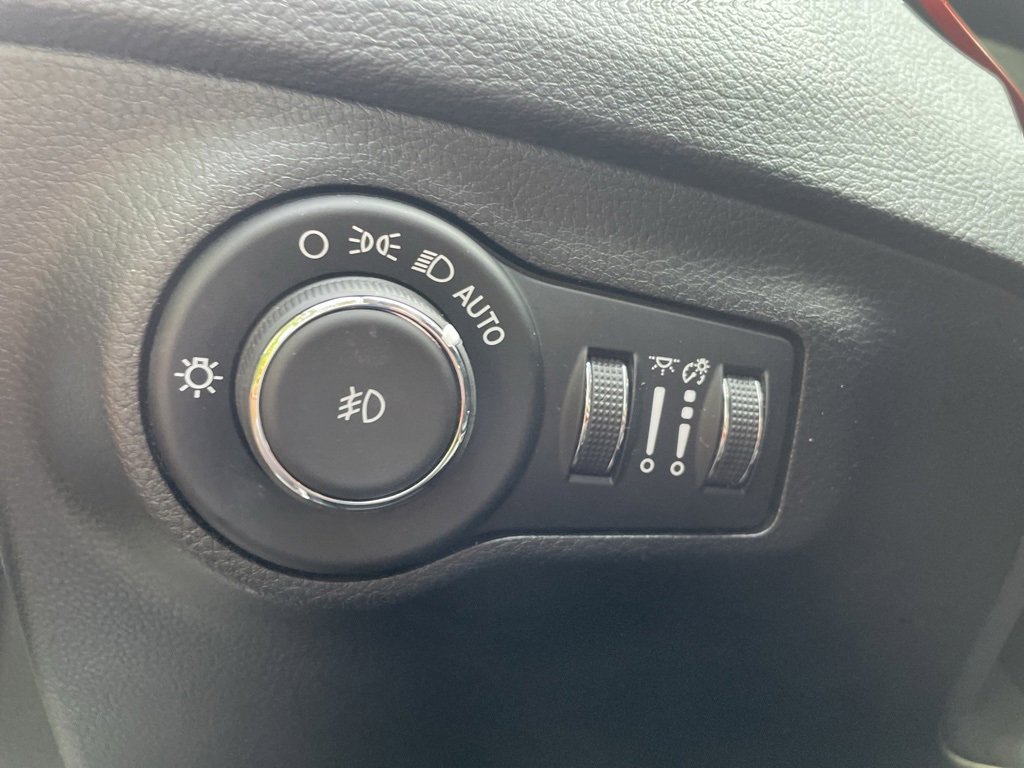 Used 2020 Jeep Compass Trailhawk image 16