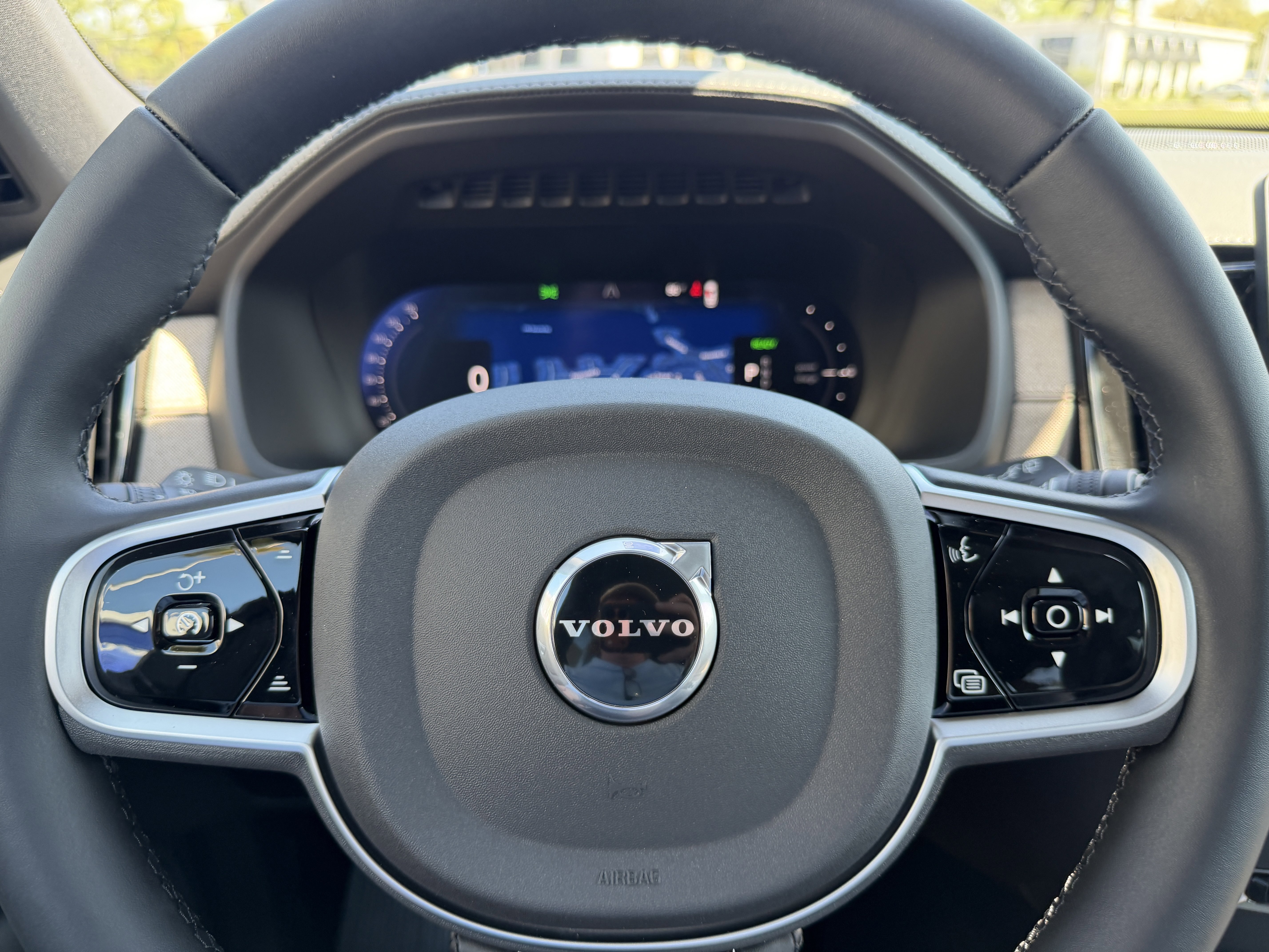 New 2026 Volvo XC90 T8 Ultra w/ Protection Package image 29