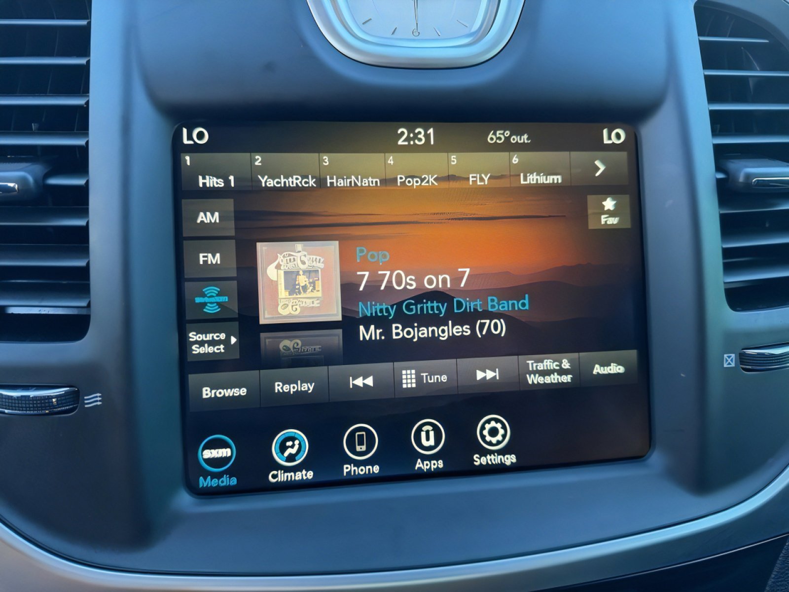 Used 2023 Chrysler 300 Touring w/ Sport Appearance Package image 22