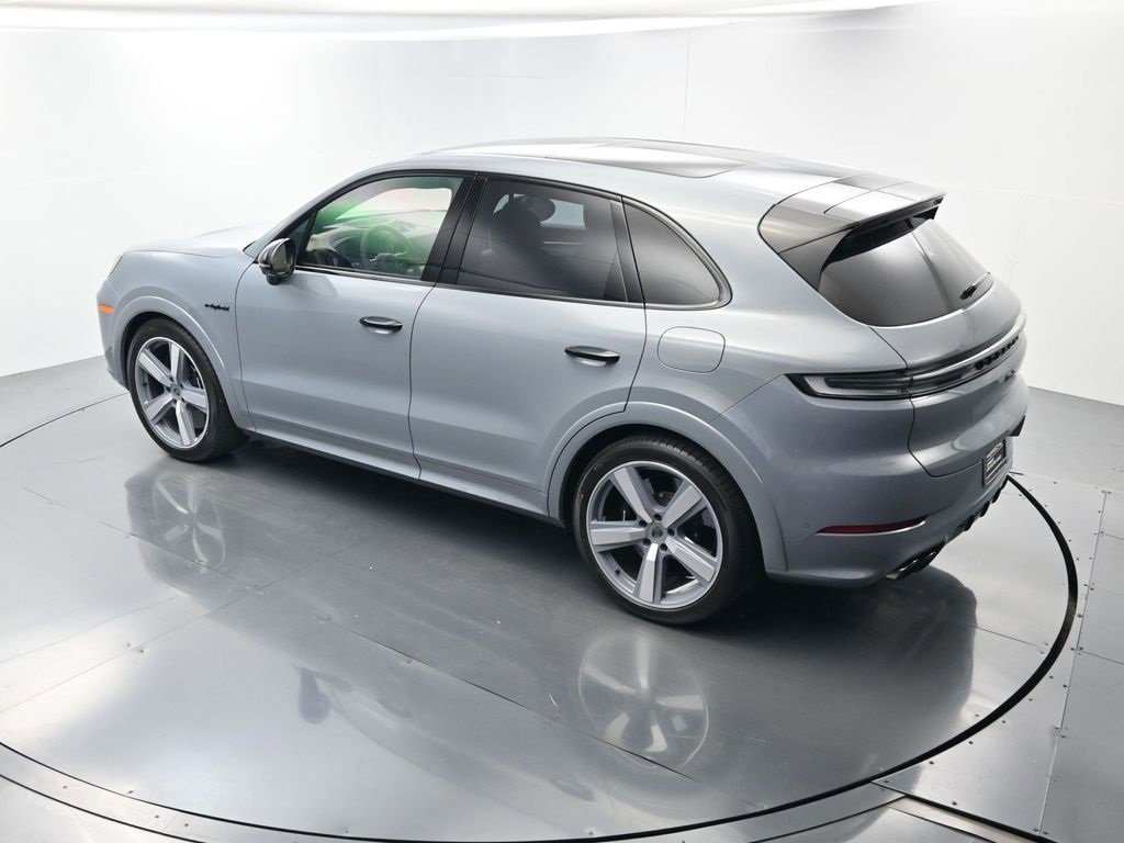 Used 2025 Porsche Cayenne Turbo image 40