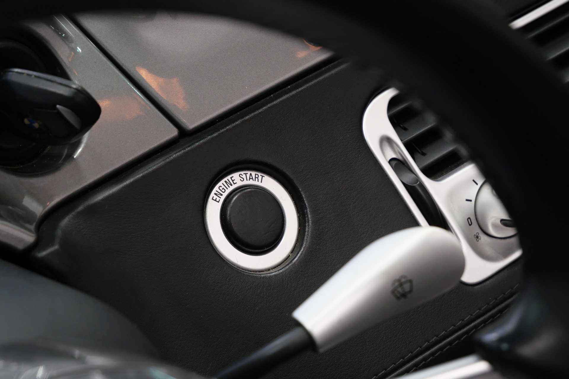 Used 2002 BMW Z8 RWD image 29