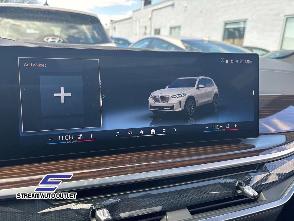 Used 2025 BMW X5 xDrive50e AWD/4WD image 34