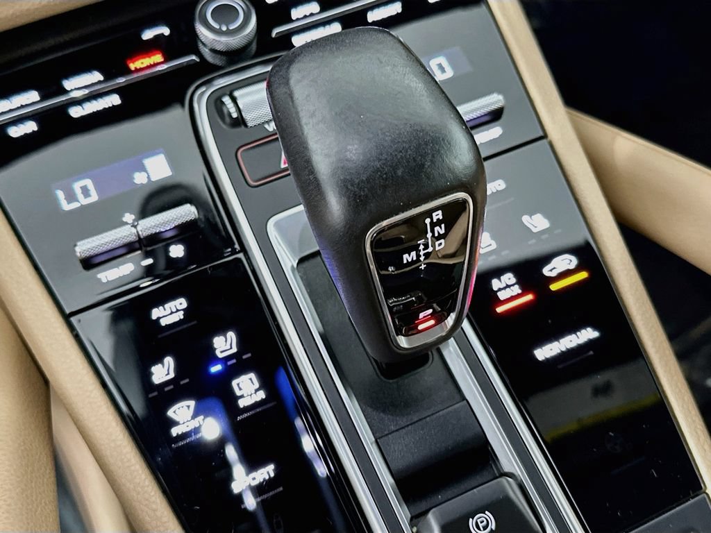 Used 2021 Porsche Cayenne AWD/4WD image 19