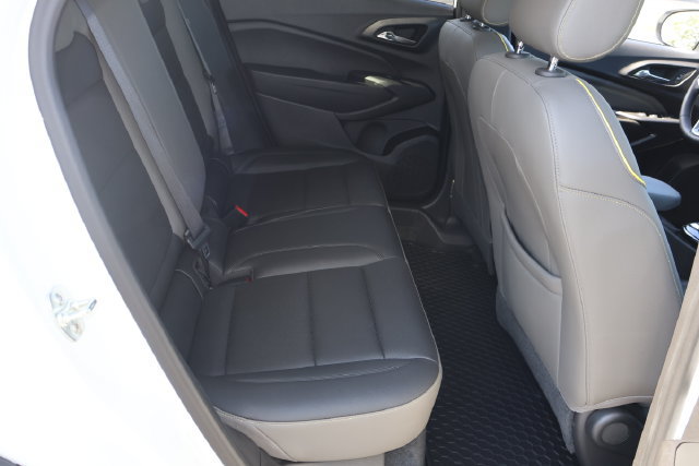 Used 2025 Chevrolet Trax ACTIV w/ Sunroof Package FWD image 19