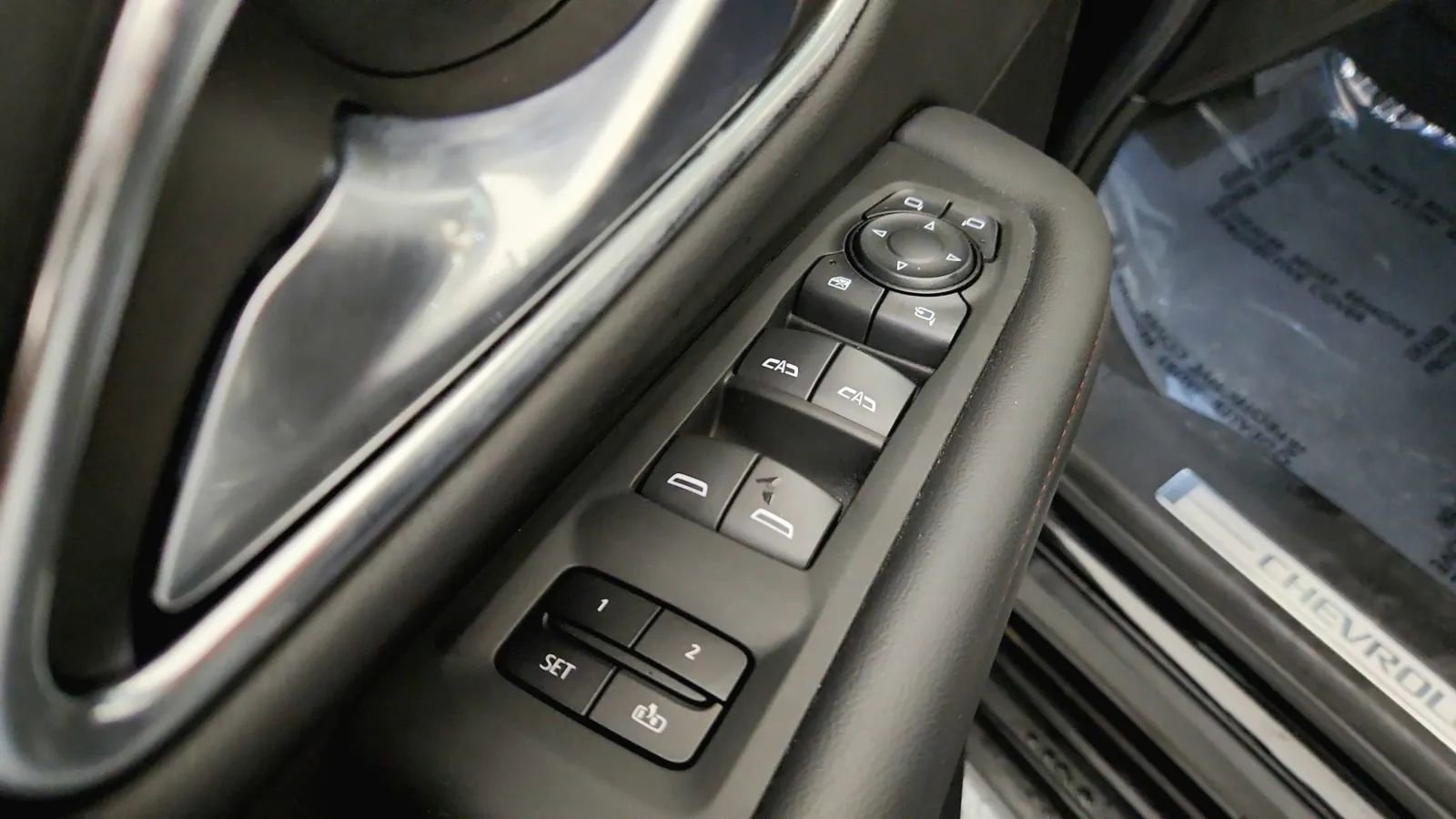 Used 2022 Chevrolet Suburban RST w/ Sport Performance Package image 31