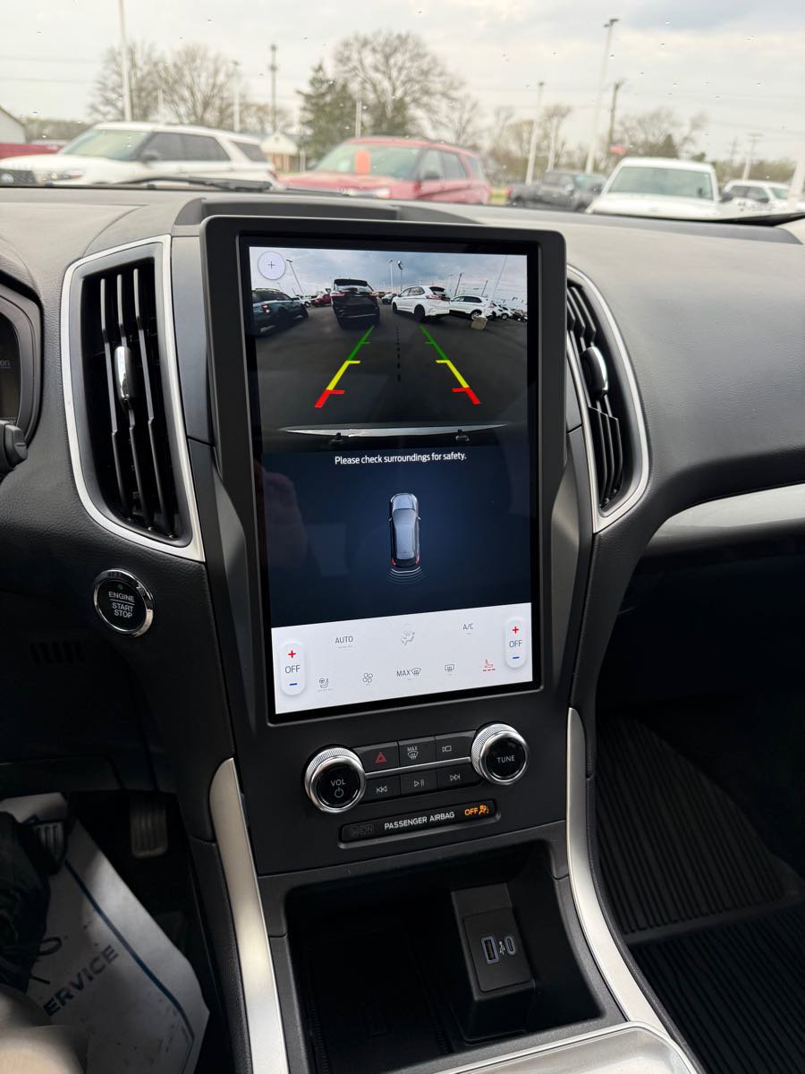 Used 2024 Ford Edge SEL w/ Convenience Package image 18