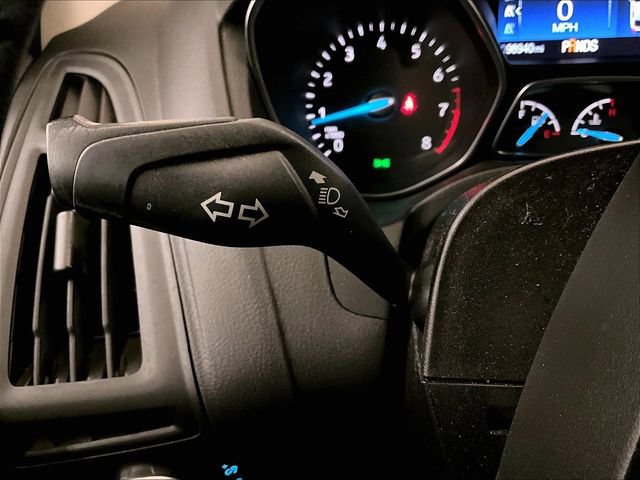 Used 2015 Ford Focus SE w/ SE Sport Package FWD image 31