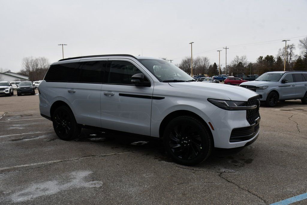 New 2026 Lincoln Navigator Reserve w/ Jet Appearance Package AWD/4WD image 8