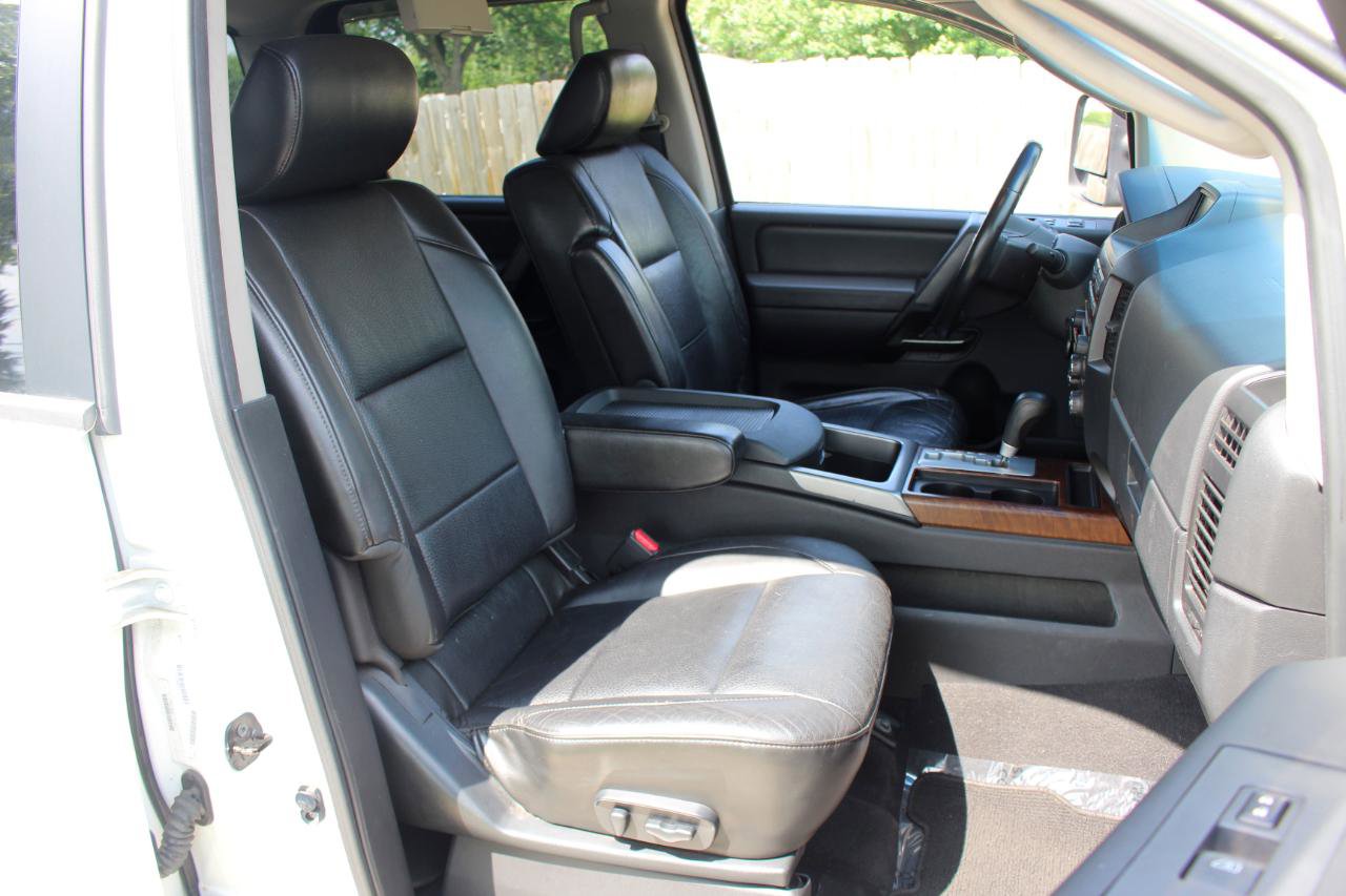 Used 2011 Nissan Titan SL w/ SL Technology Pkg AWD/4WD image 40