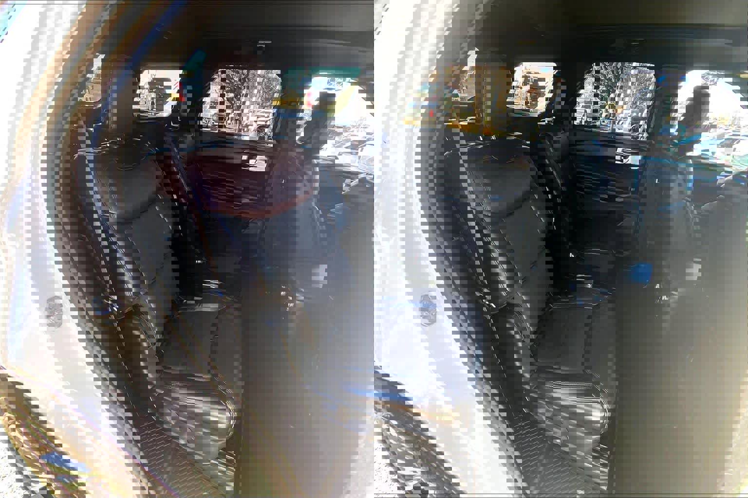 Used 2020 Ford Explorer Platinum w/ Premium Technology Package image 38