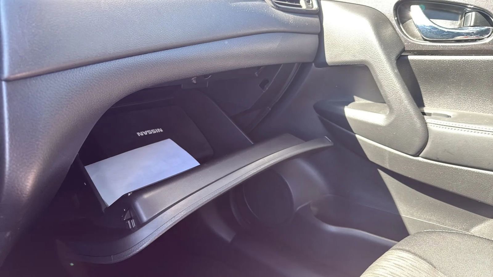 Used 2020 Nissan Rogue SV image 31