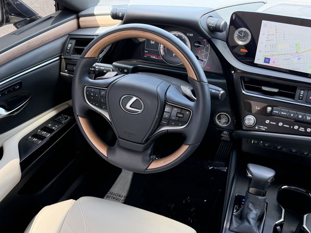 Used 2024 Lexus ES 350 w/ Technology Package FWD image 13