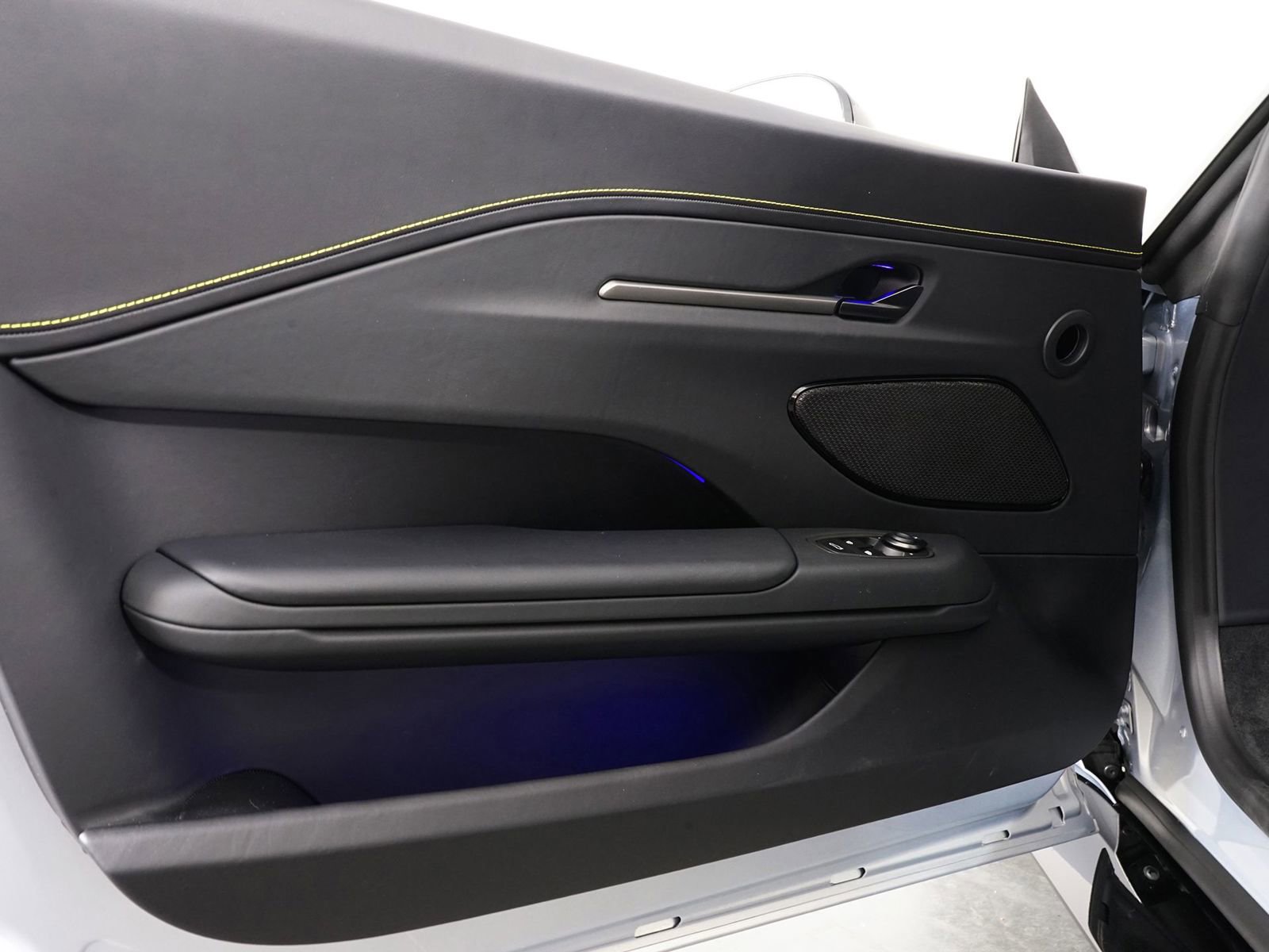 New 2026 Aston Martin V8 Vantage Coupe image 14