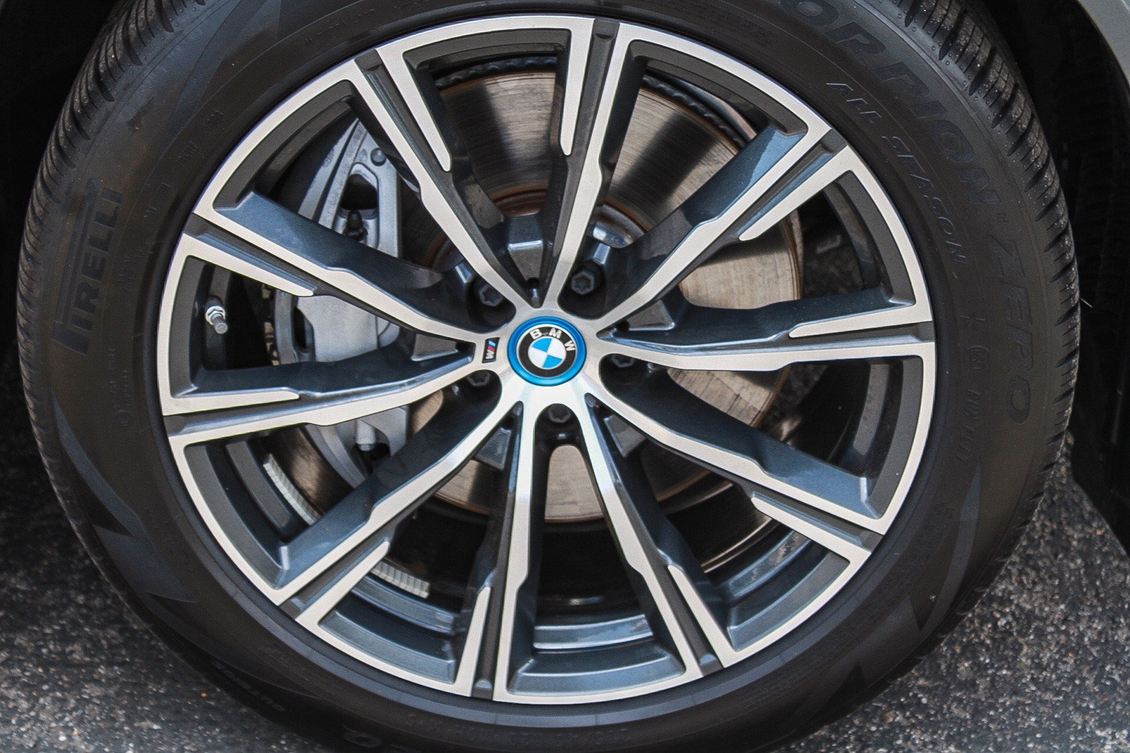 Used 2024 BMW X5 xDrive50e AWD/4WD image 11