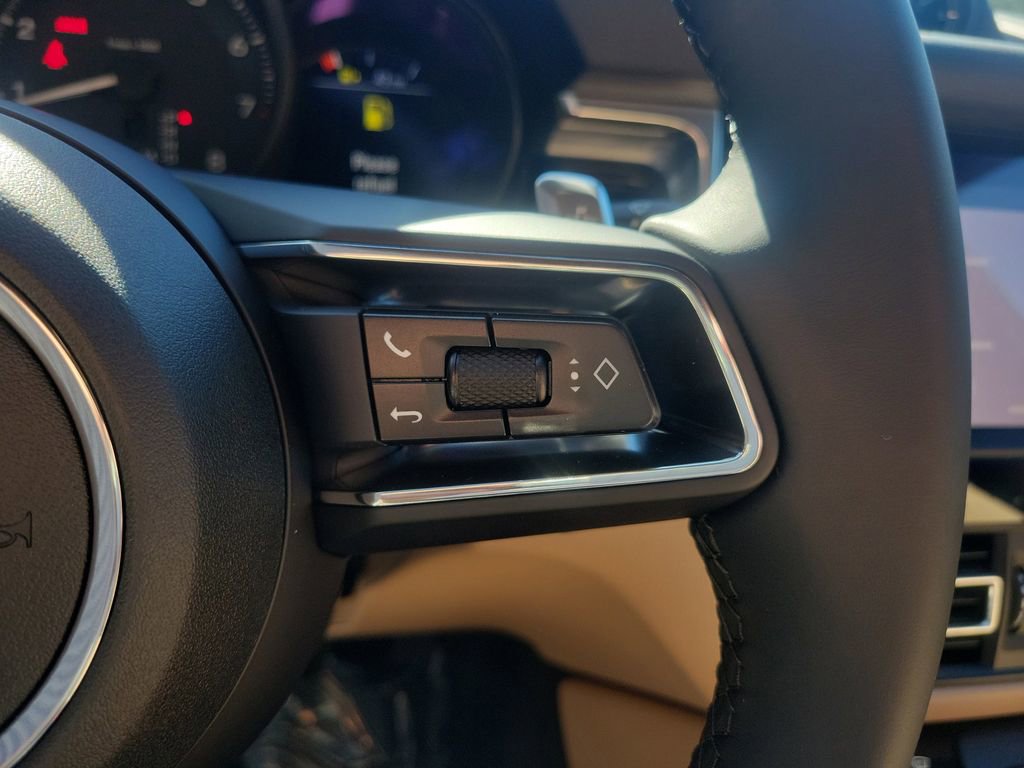 New 2026 Porsche Macan image 36