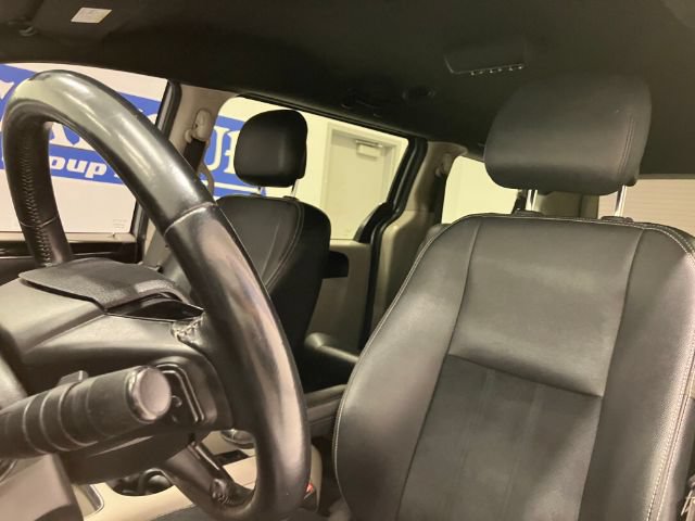 Used 2018 Dodge Grand Caravan SXT FWD image 29