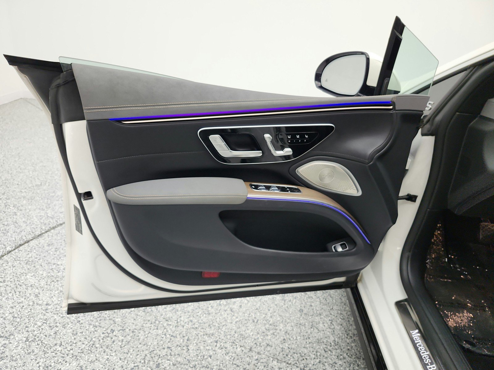 Used 2022 Mercedes-Benz EQS 580 4MATIC Sedan image 15