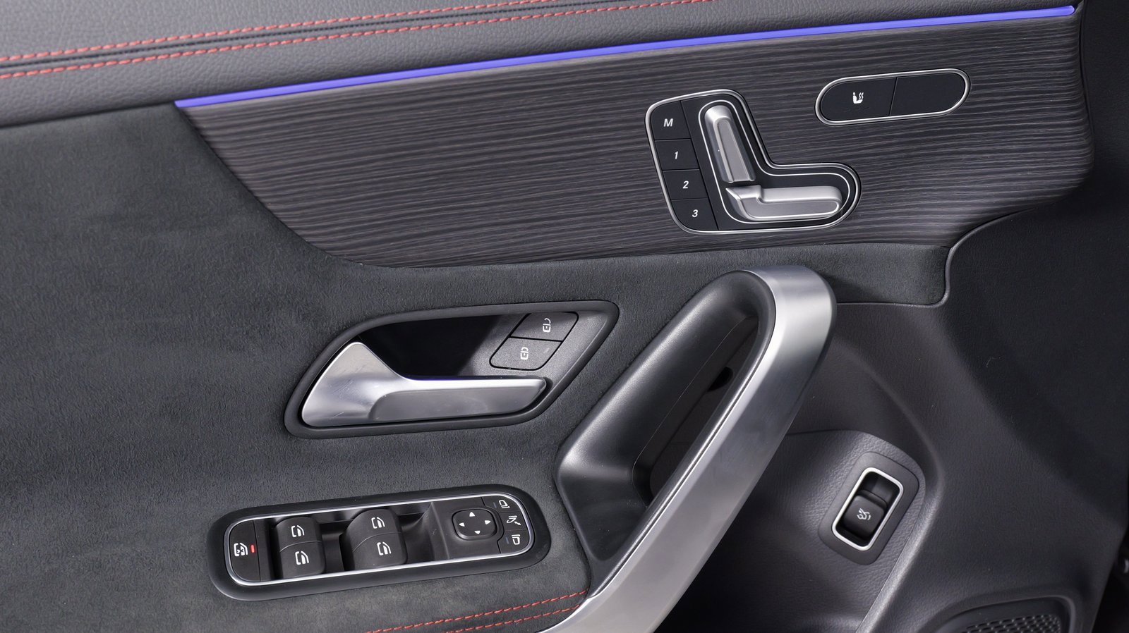 Used 2023 Mercedes-Benz CLA 250 4MATIC image 29