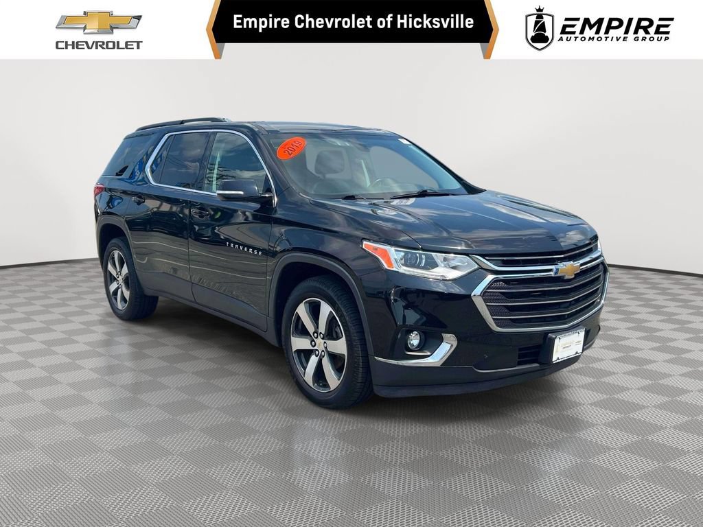 Used 2019 Chevrolet Traverse LT w/ LT Premium Package AWD/4WD image 1