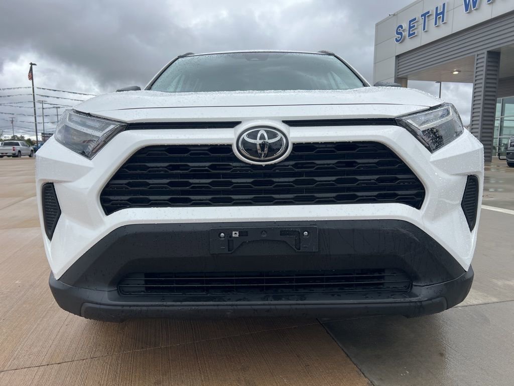 Used 2025 Toyota RAV4 LE image 9