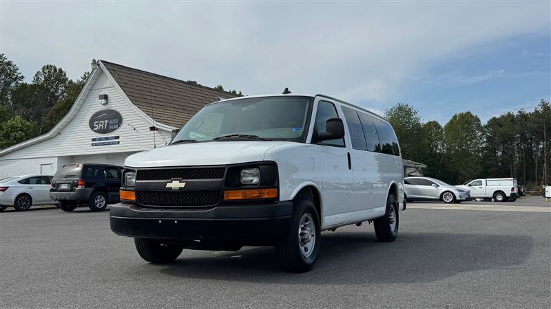 Used 2017 Chevrolet Express 2500 LS RWD image 2