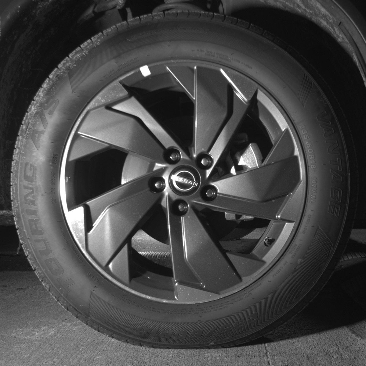 Used 2025 Nissan Rogue SV FWD image 13