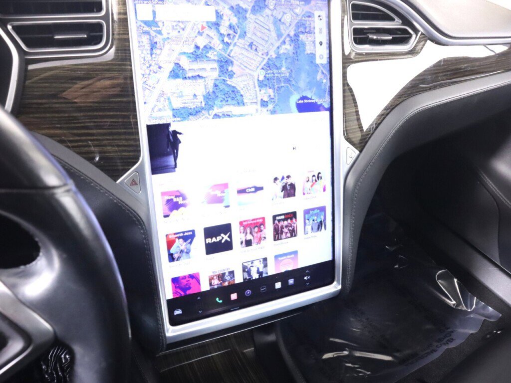 Used 2015 Tesla Model S 70D AWD/4WD image 14