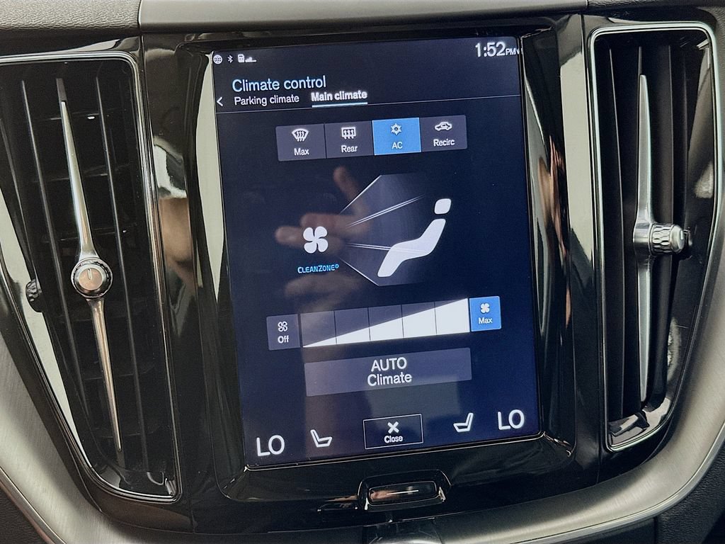Used 2018 Volvo XC60 T5 Momentum w/ Vision Package AWD/4WD image 18