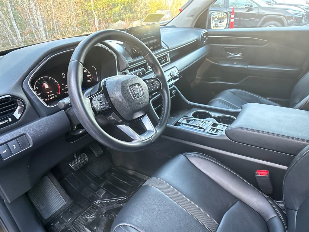 Used 2023 Honda Pilot Touring image 10