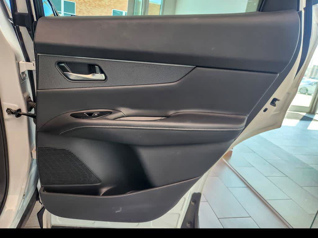 Used 2025 Nissan Murano SV AWD/4WD image 23