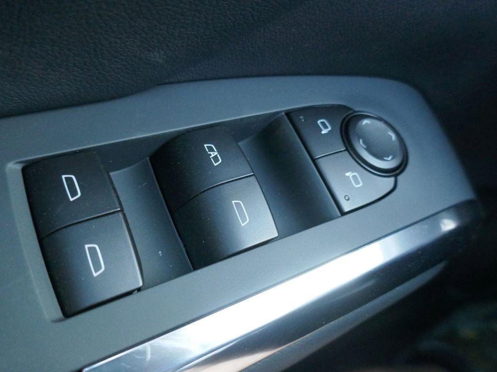 New 2026 Chevrolet Traverse Z71 w/ Enhanced Driving Package AWD/4WD image 19