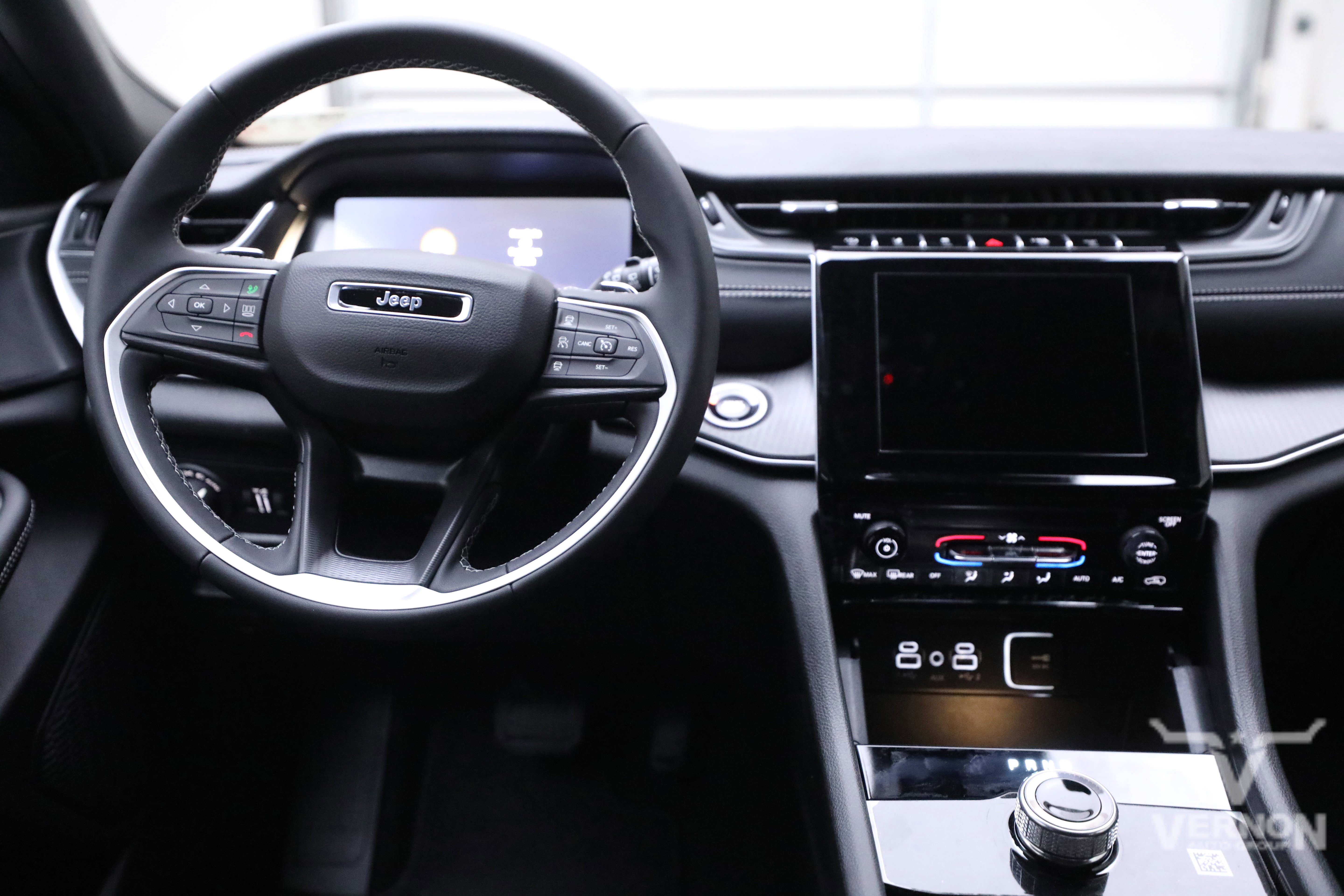 New 2025 Jeep Grand Cherokee Laredo X image 19