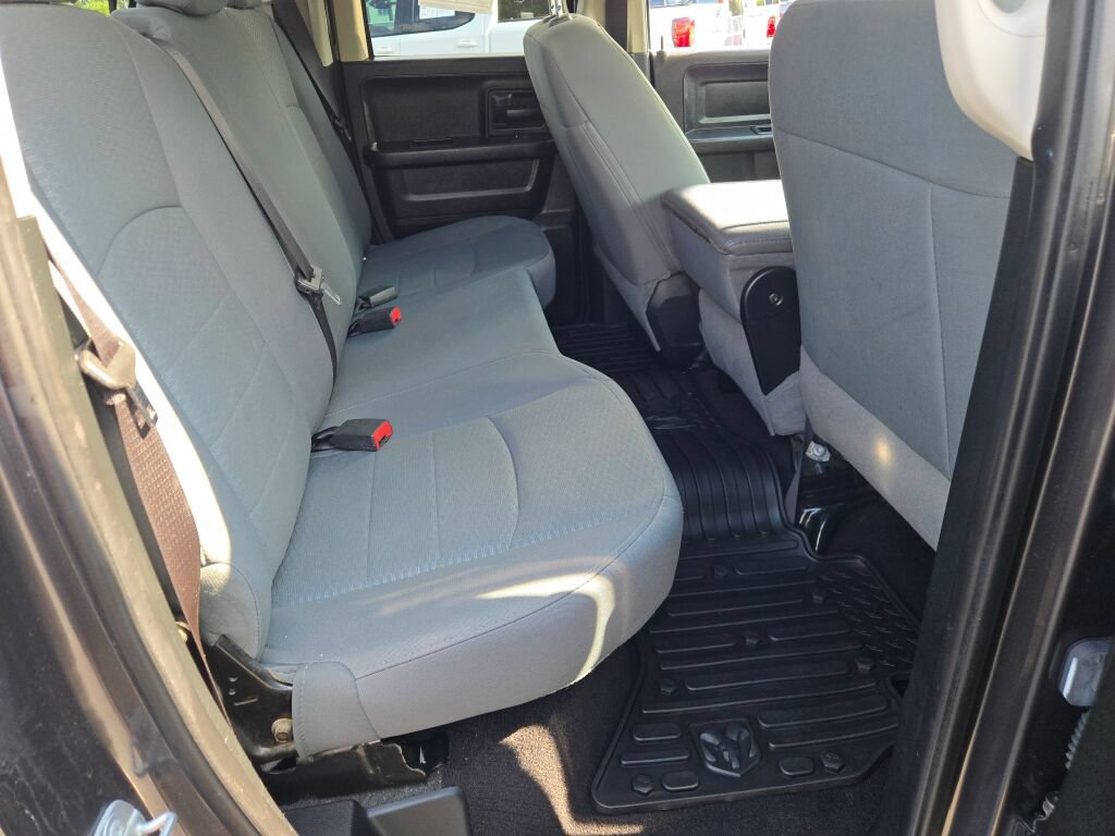Certified 2018 RAM 1500 Express AWD/4WD image 10
