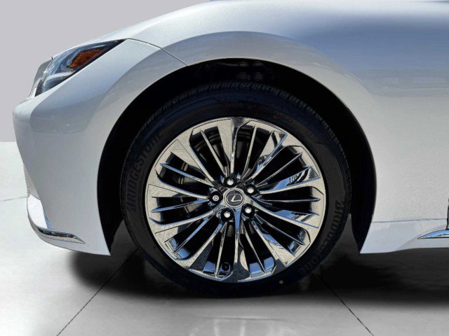 Used 2023 Lexus LS 500 w/ Accessory Package (Z2) image 59