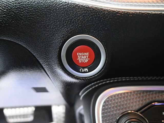 Used 2017 Dodge Challenger SRT Hellcat RWD image 21