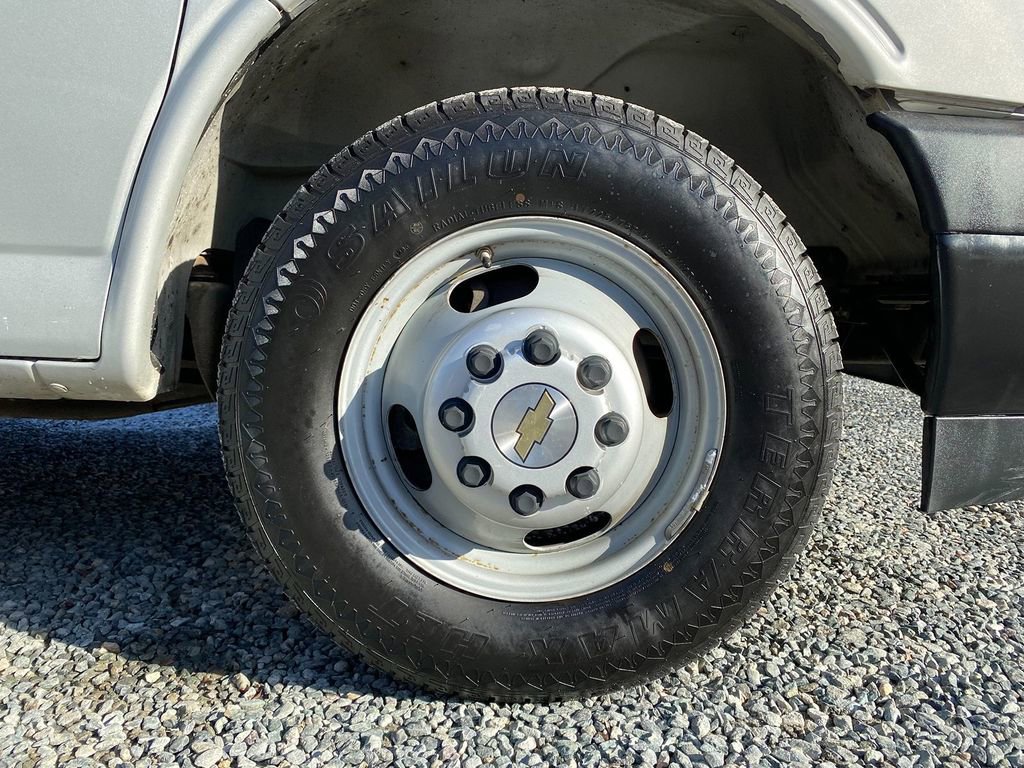 Used 2017 Chevrolet Express 3500 Work Van image 24