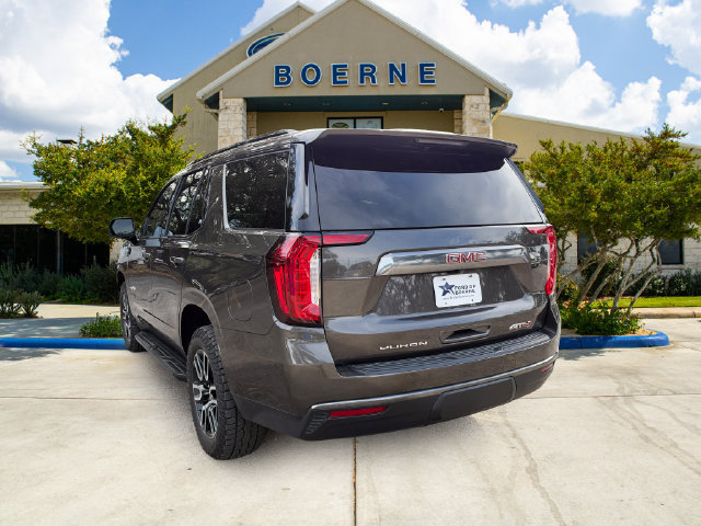 Used 2021 GMC Yukon AT4 w/ Technology Package AWD/4WD image 3