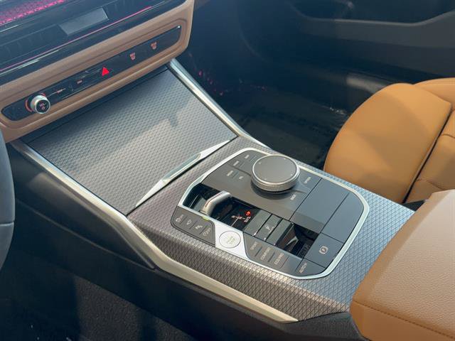 New 2025 BMW 330i xDrive Sedan w/ Premium Package AWD/4WD image 40