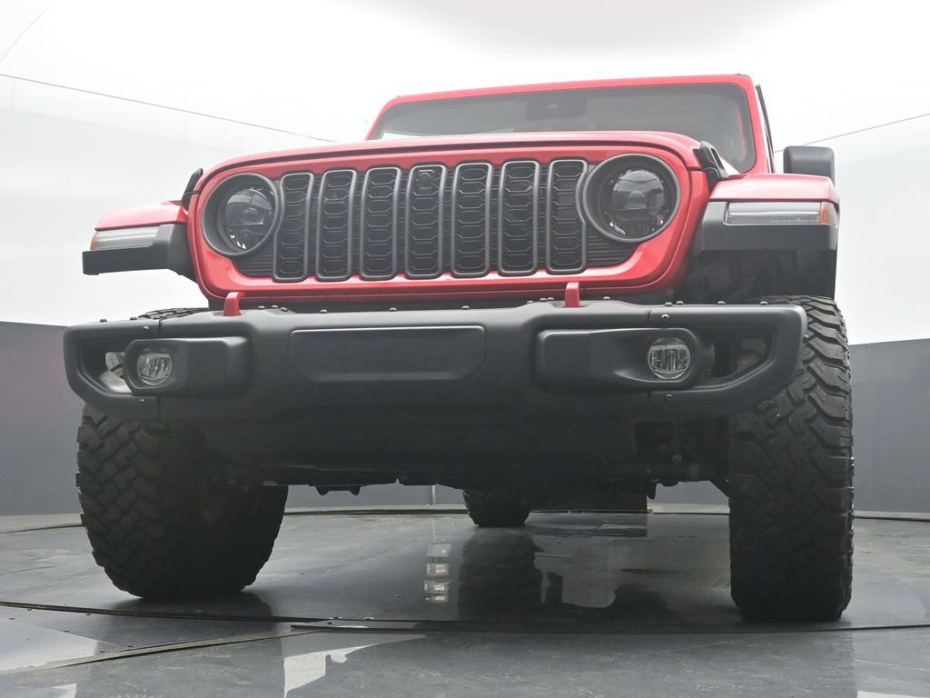 Used 2024 Jeep Gladiator Rubicon AWD/4WD image 46