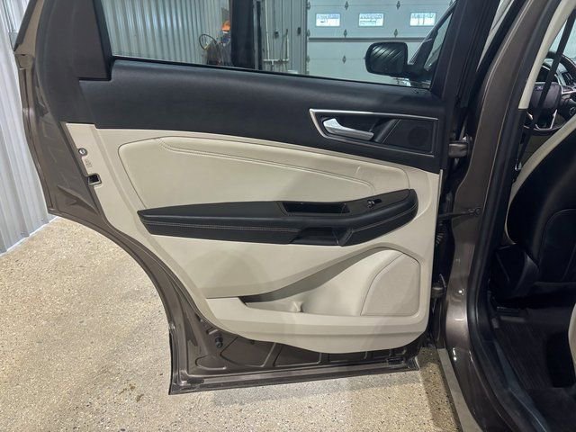 Used 2019 Ford Edge Titanium w/ Cold Weather Package image 21